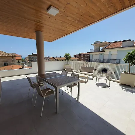 Di Pregio Con Terrazza Vista Mare Διαμέρισμα