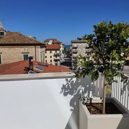 Di Pregio Con Terrazza Vista Mare Grottammare