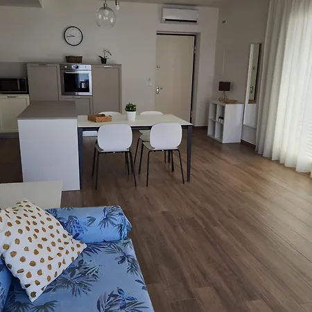 Di Pregio Con Terrazza Vista Mare Διαμέρισμα